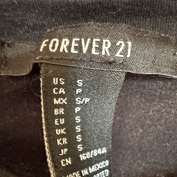 Black Rose Graphic Forever 21 Crop Top - Picture 3 of 3